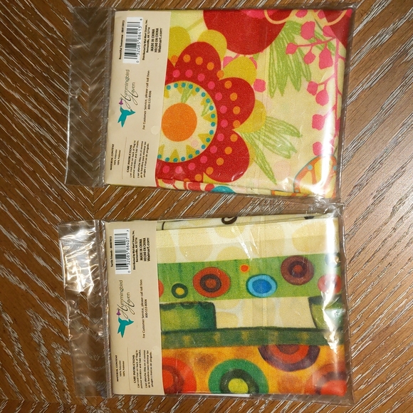 NWT (2) Small Hummingbird Haven garden flags. Both are Sz 12.5"x18" - Picture 3 of 5